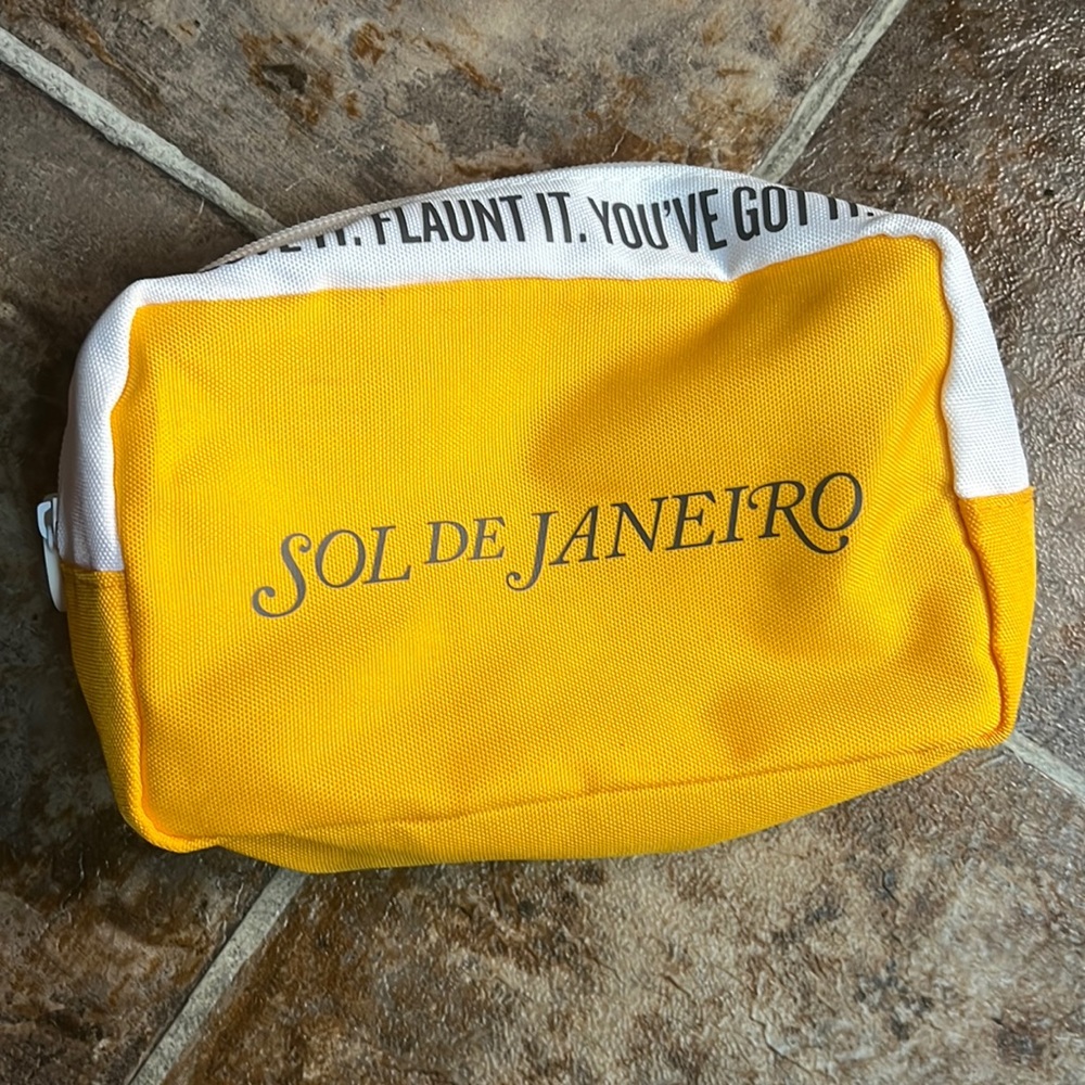 Sol De Jainero Samples! With Make up Bag
